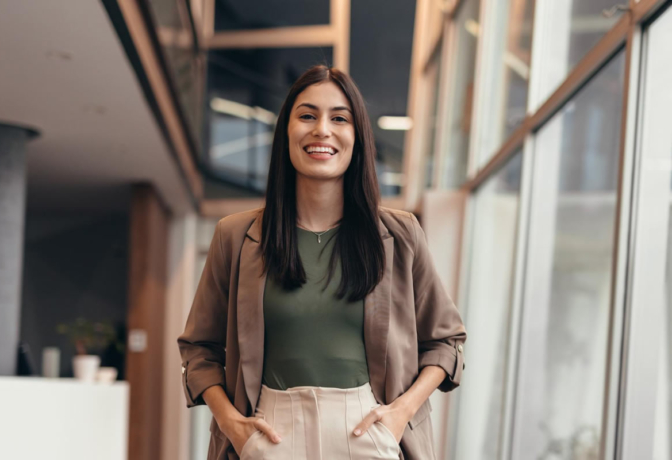 Looks para trabalhar elegantes e confortáveis